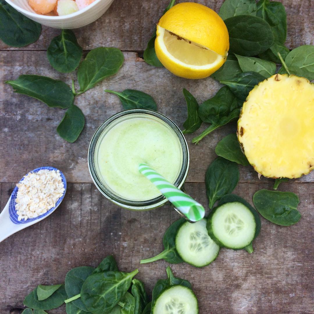 Big Green Smoothie with Pineapple and Spinach