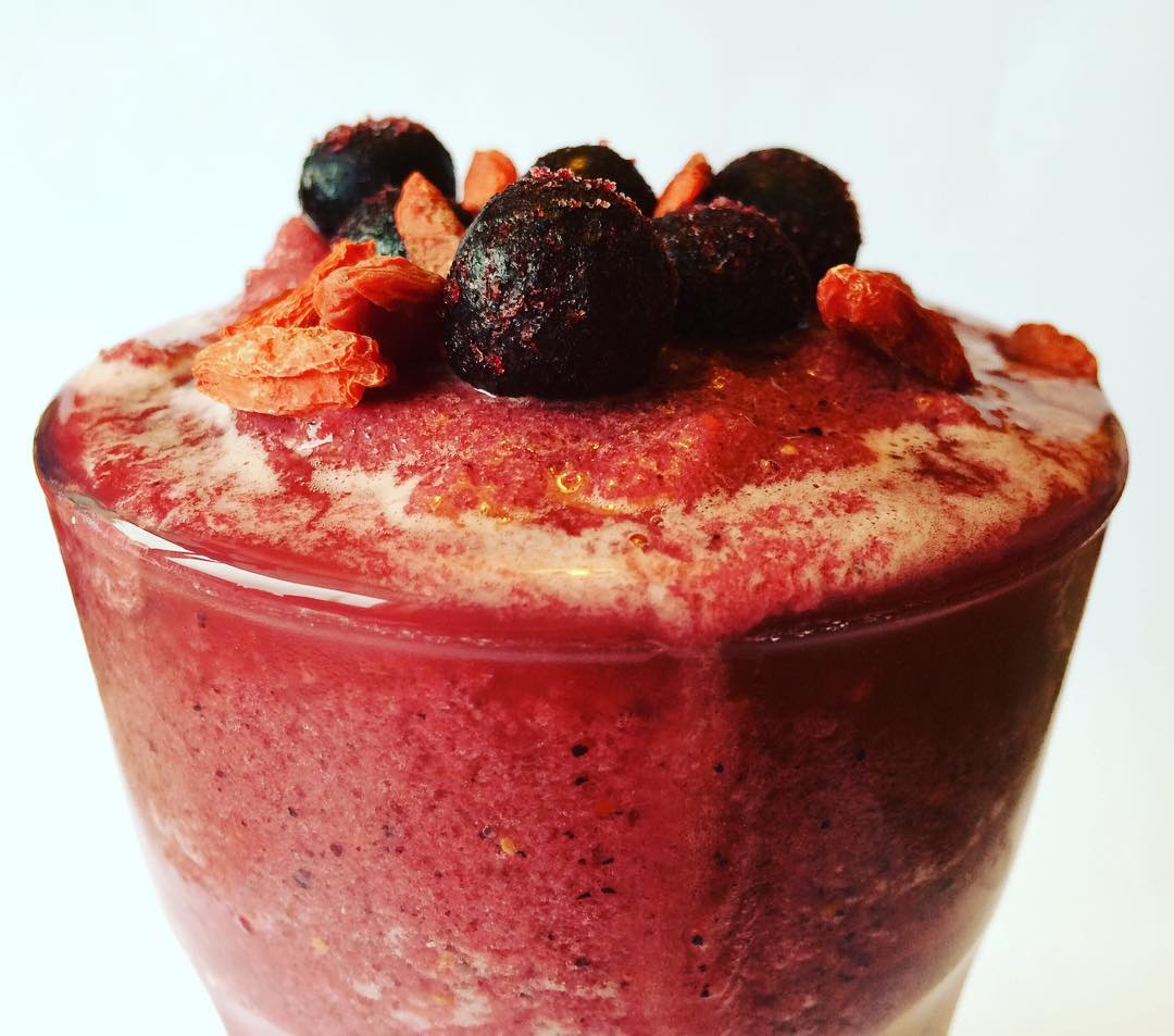 Recovery Smoothie with Berries and Protein