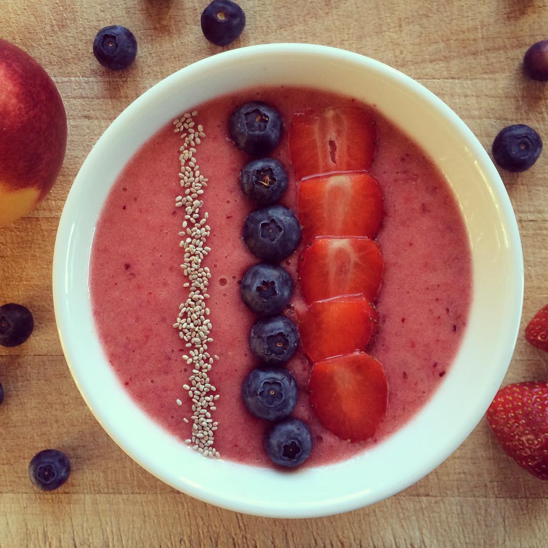 Pineapple and Nectarine Smoothie Bowl