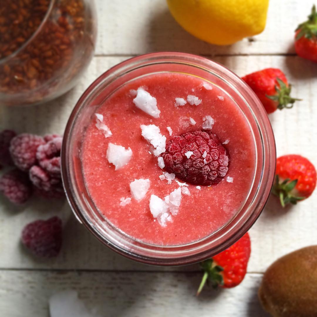 Bright Berry Bursting Smoothie for Gut Health
