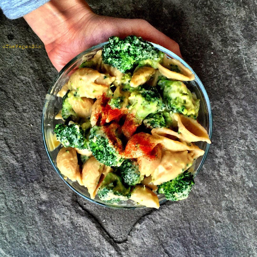 Smoky Chickpea Mac and Cheese with Broccoli