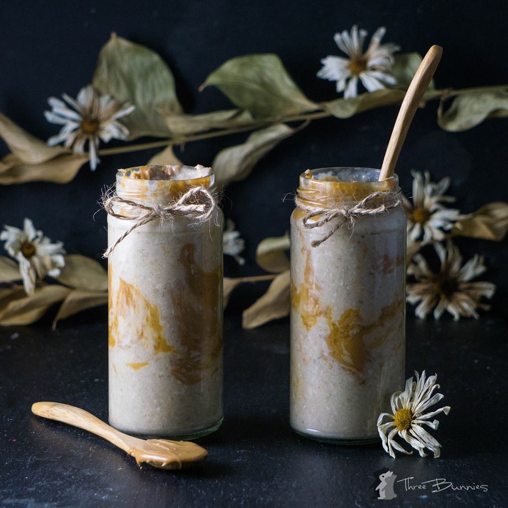 Peanut Butter and Banana Oat Smoothies
