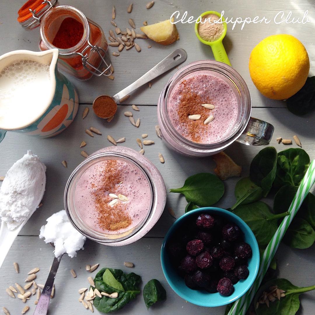 Creamy Blueberry and Spinach Smoothie with Kick
