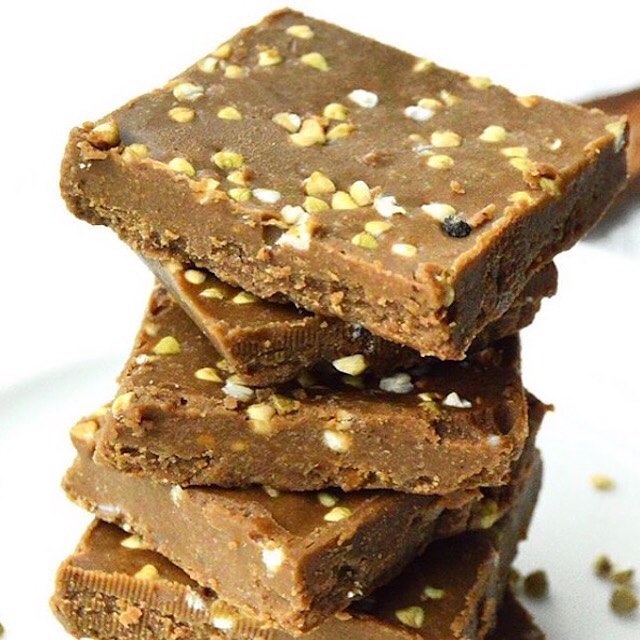 Sugar Free Vegan Fudge with Crunchy Buckwheat Groats