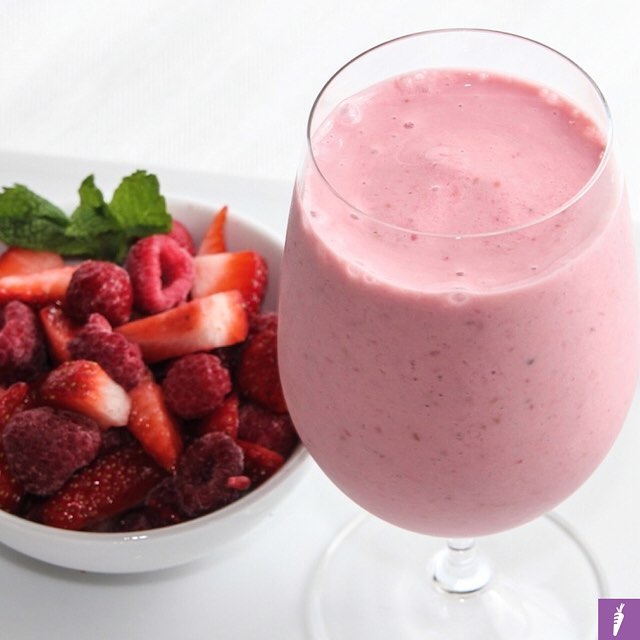 Delicious Guilt-Free Berry Cheesecake Smoothie