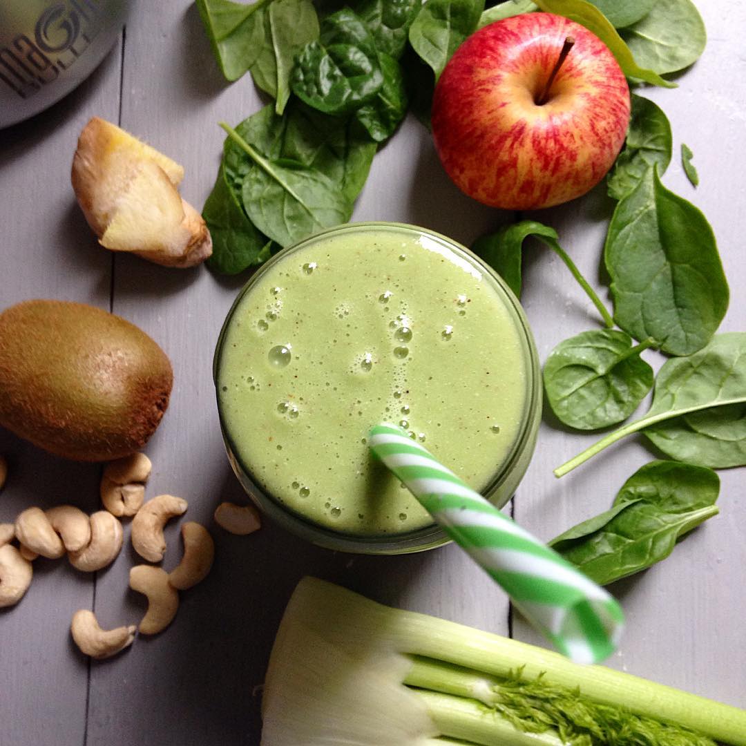 Big Green Smoothie with Fennel and Ginger
