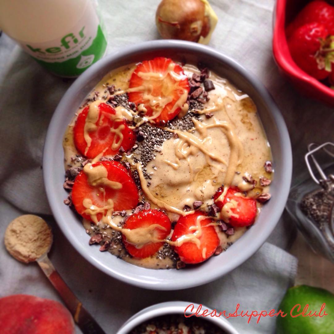 Peach Kefir and Quinoa Smoothie Bowl