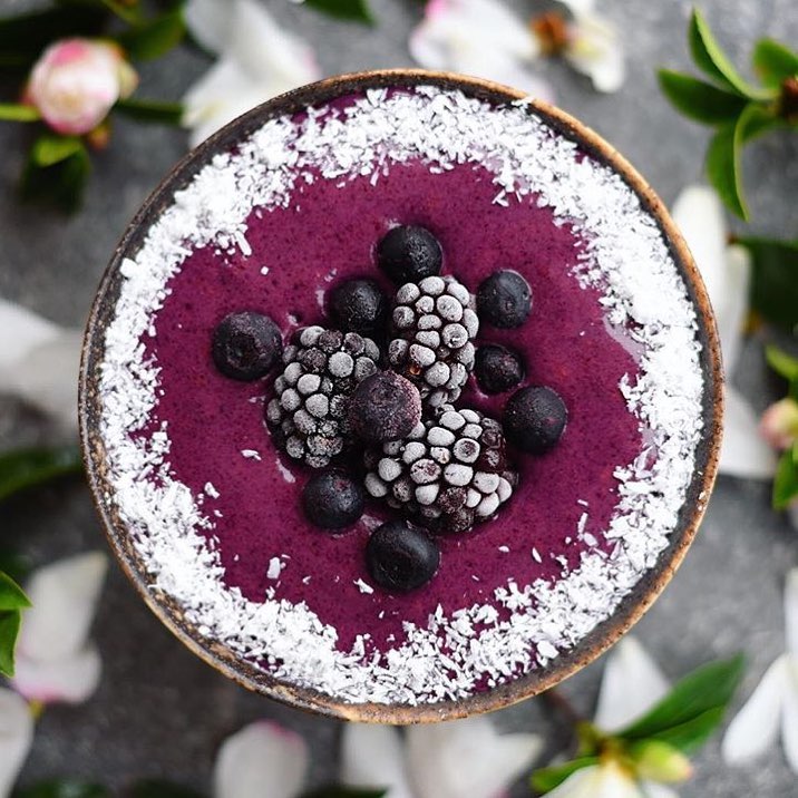 Blackberry and Blueberry Smoothie Bowl