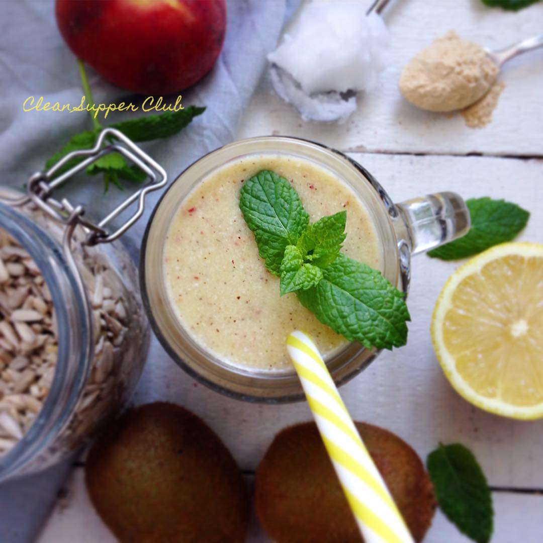 Refreshing Peach Kiwi Mint Smoothie Blend