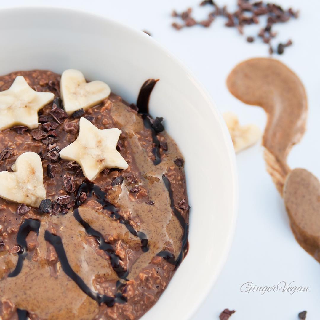 Delicious Cacao Overnight Oats Breakfast