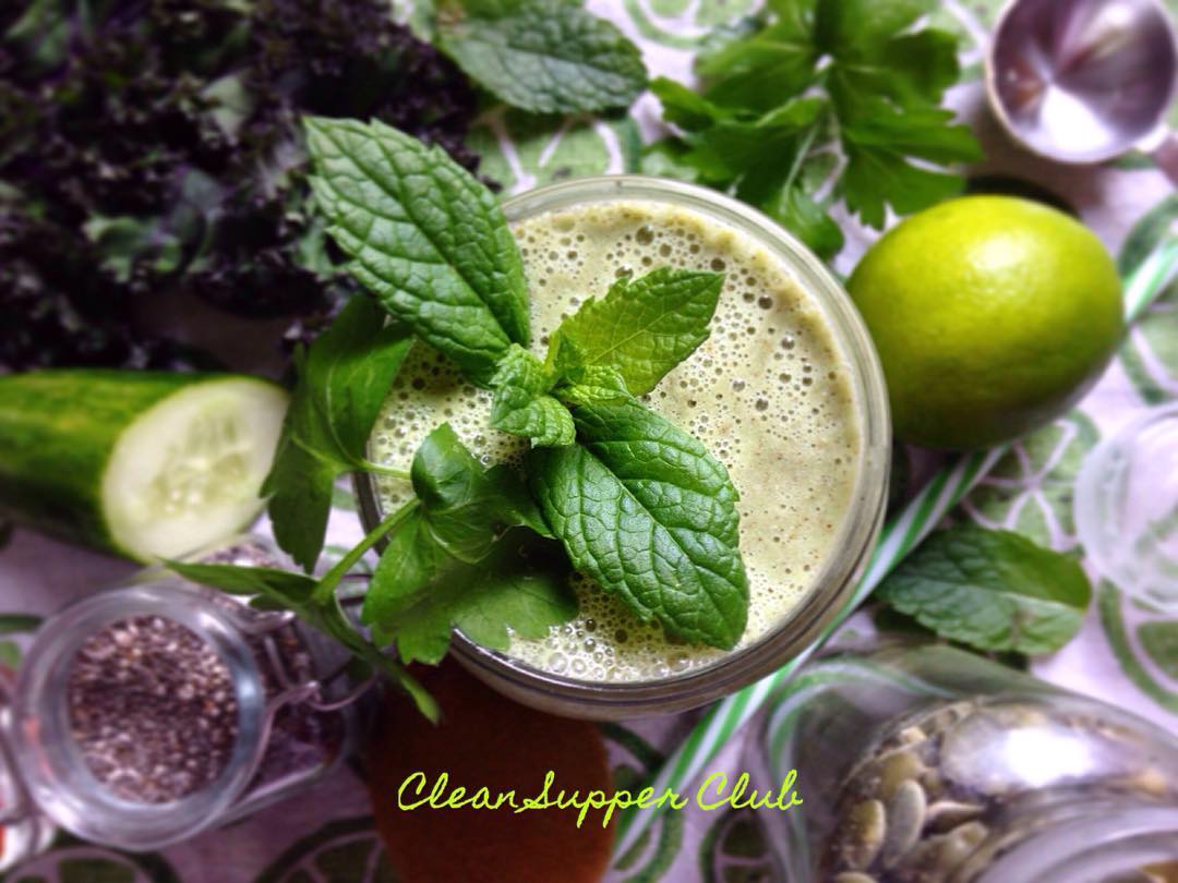 Refreshing Green Smoothie with Parsley and Mint