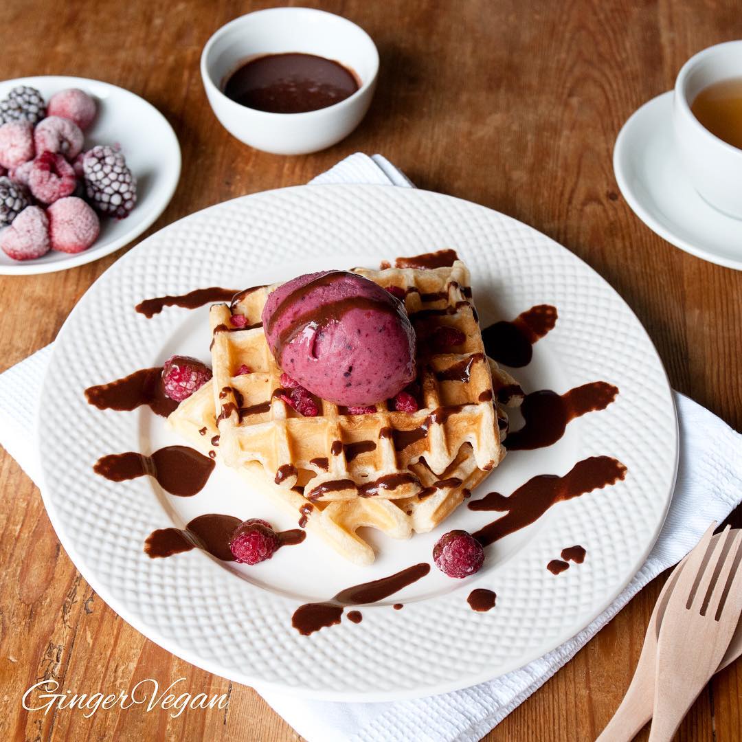 Waffles with Berry Nicecream and Chocolate Sauce