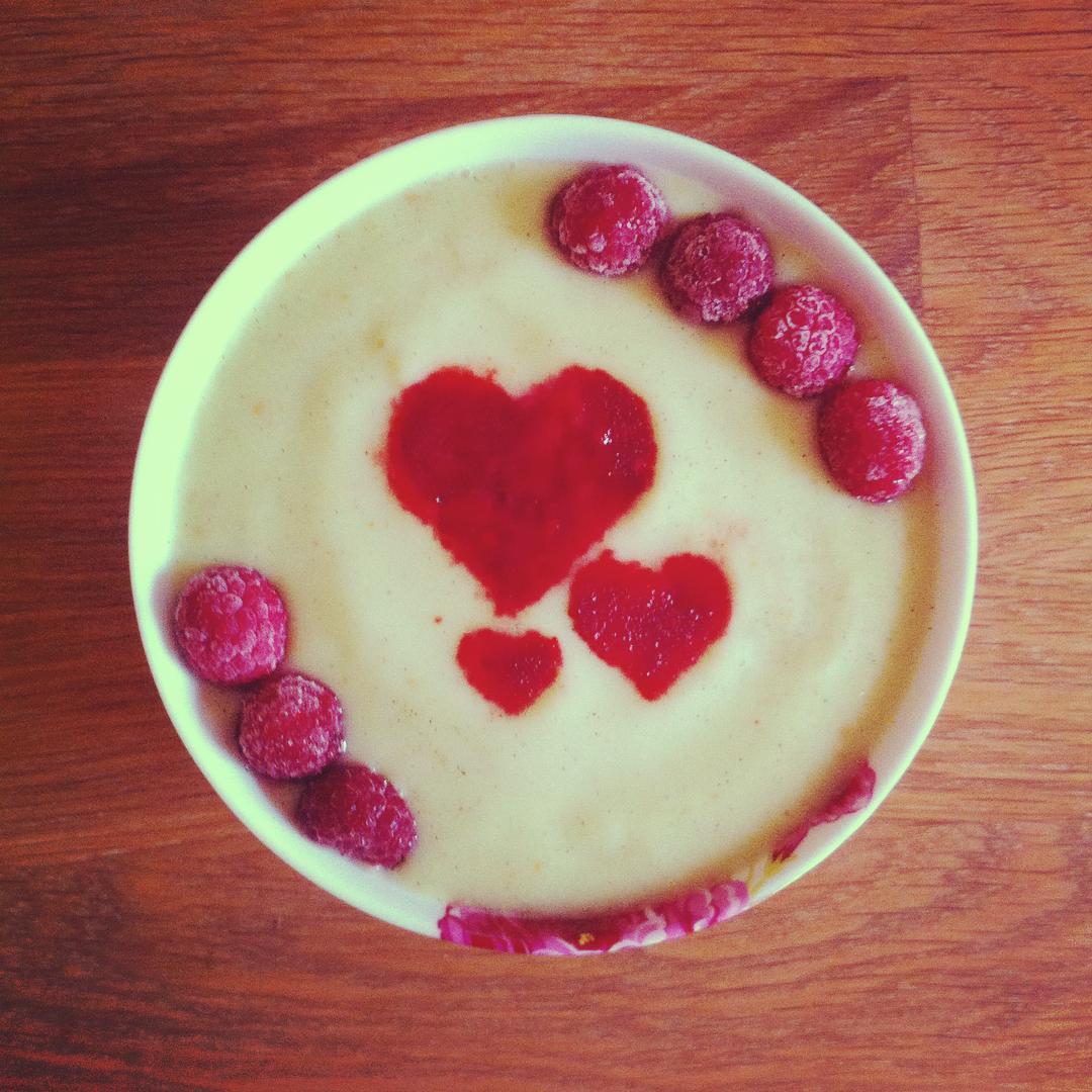 Raw Avocado Pear Yoghurt with Coconut Water