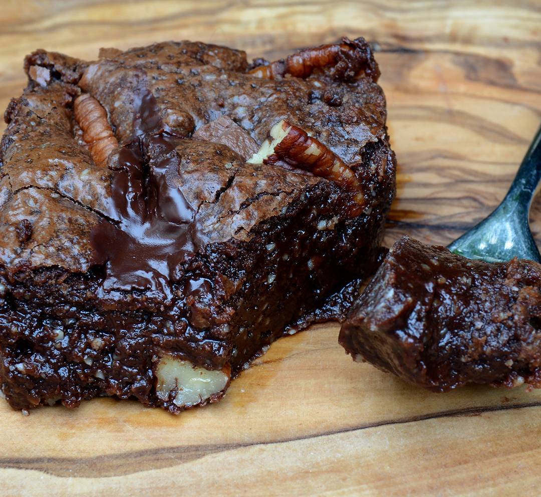 Mouthwatering Gooey Brownies with Sugar Free Twist