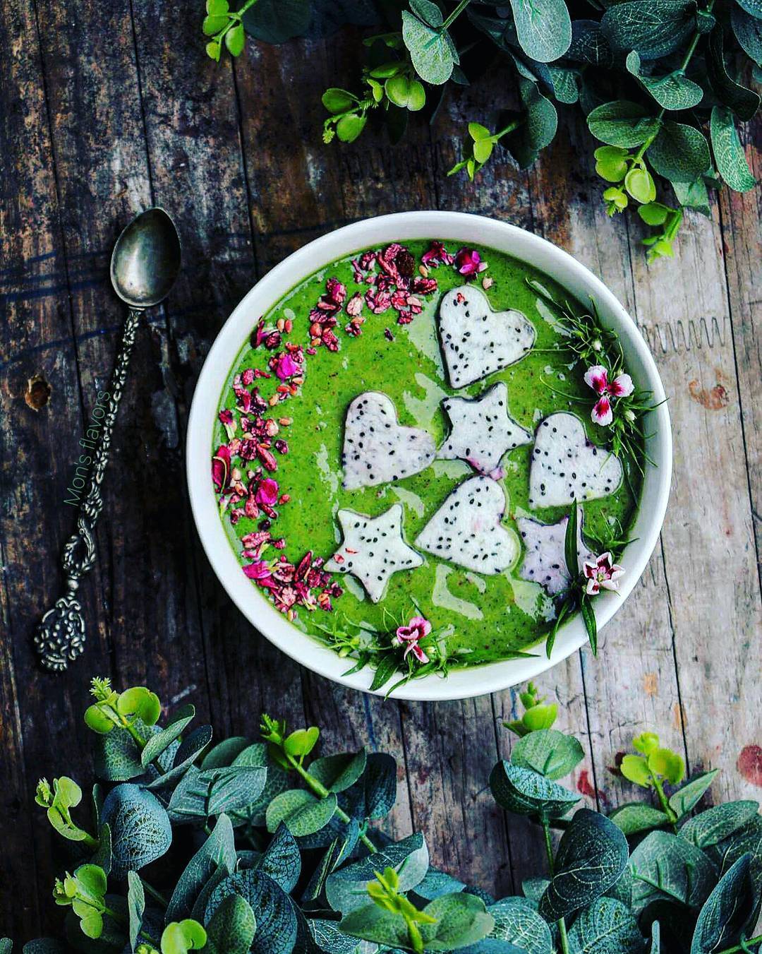 Healthy Green Smoothie with Dragon Fruit