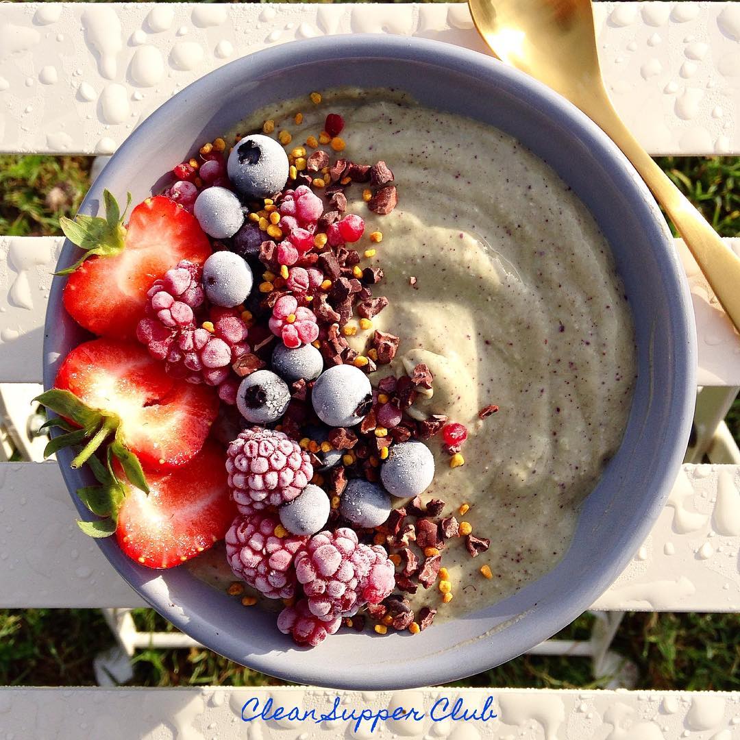 Avocado and Acai Nicecream Smoothie Bowl