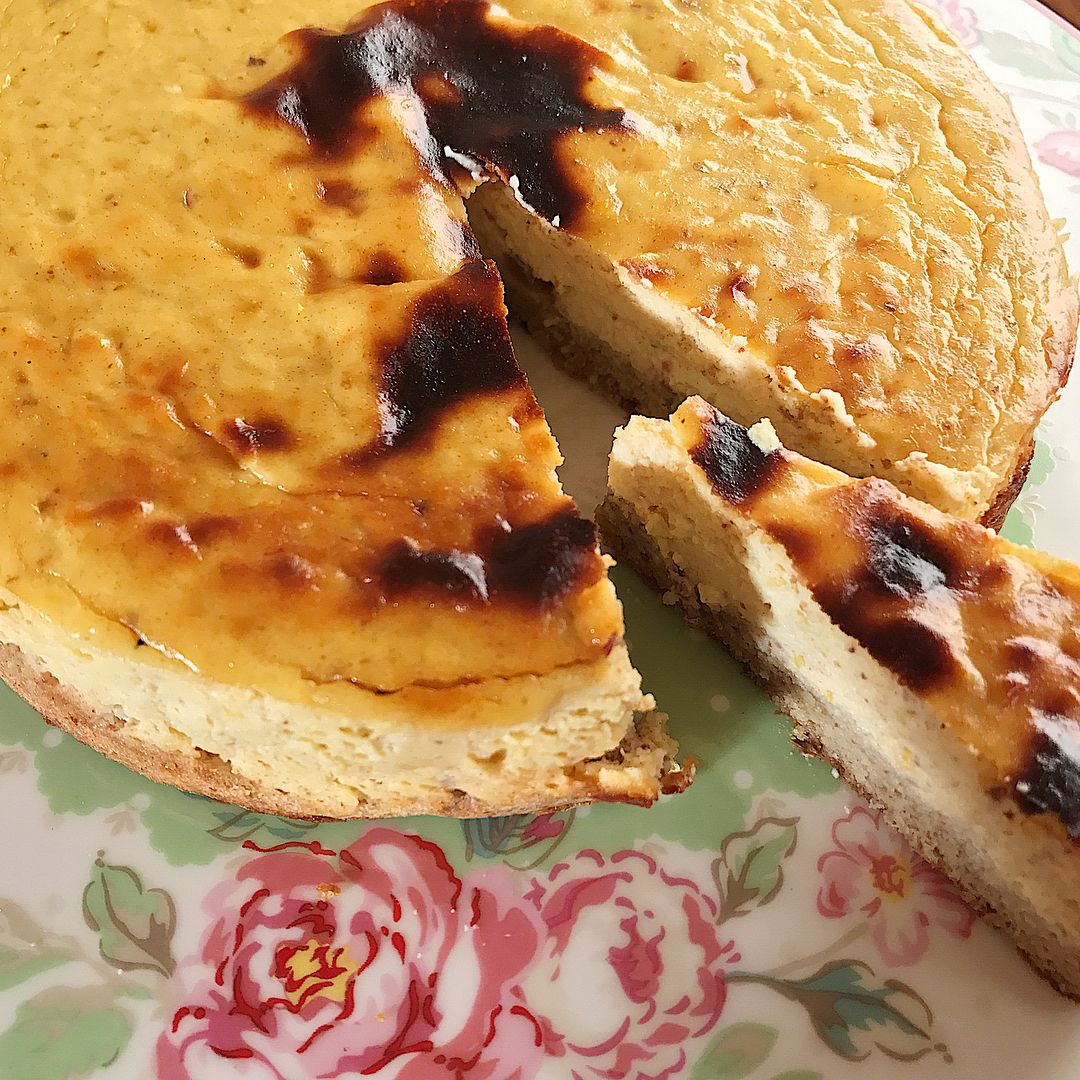 Cheesecake De Almendras + Nota Cítrica