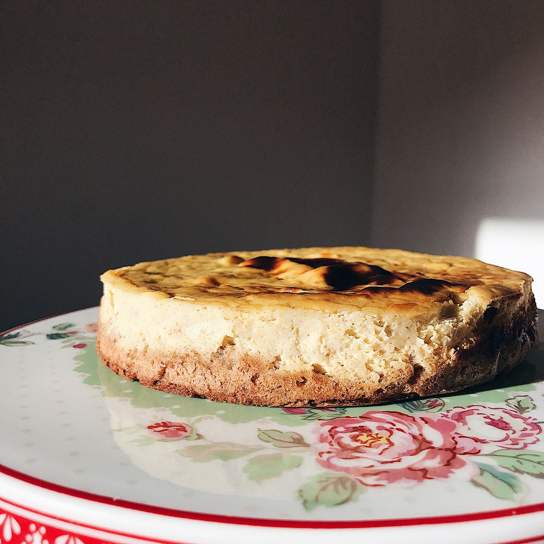 Cheesecake De Almendras + Nota Cítrica