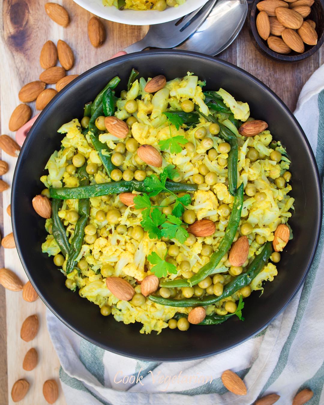 Cauliflower Rice Paella with Green Beans