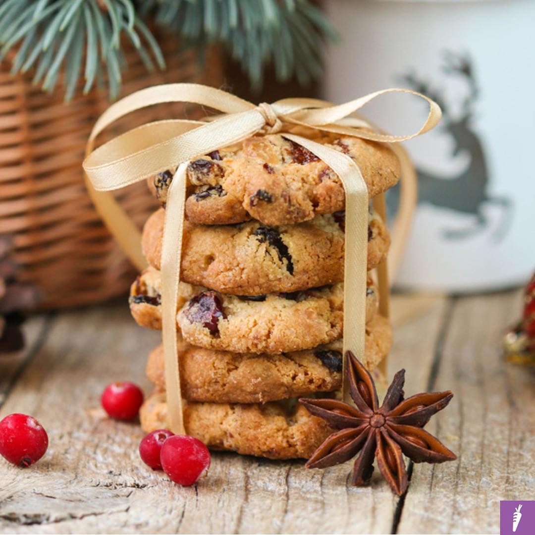Vegan Christmas Cranberry & Salted Chocolate Chip Cookies