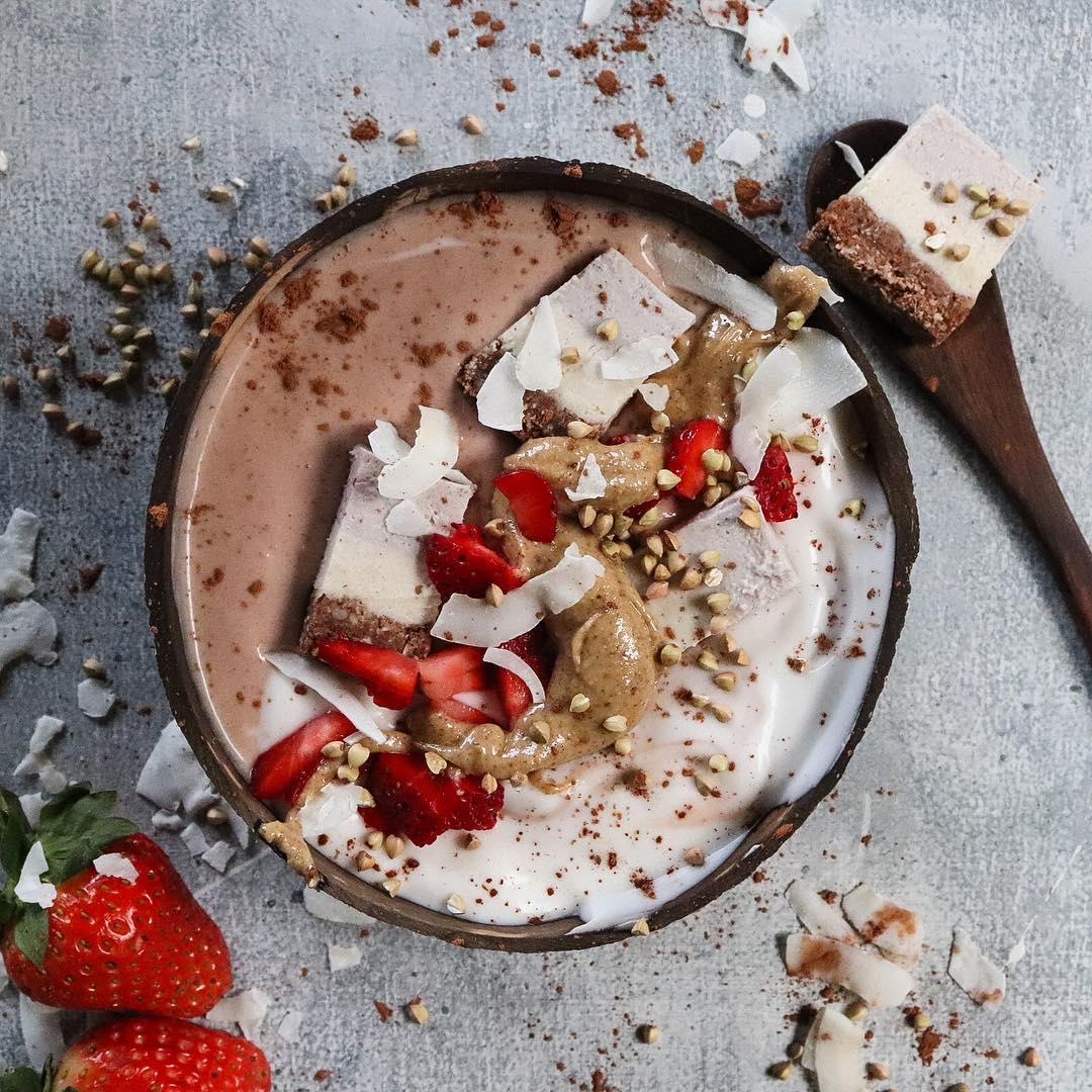 Strawberry & Cheese Cake Smoothiebowl