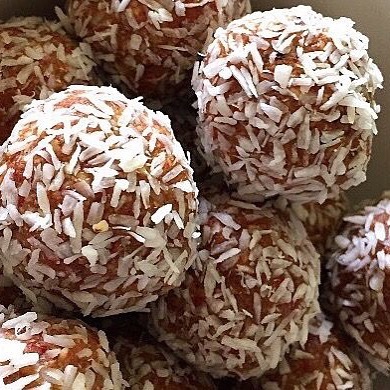 Low Fodmap Goji Berry & Walnut Bliss Balls