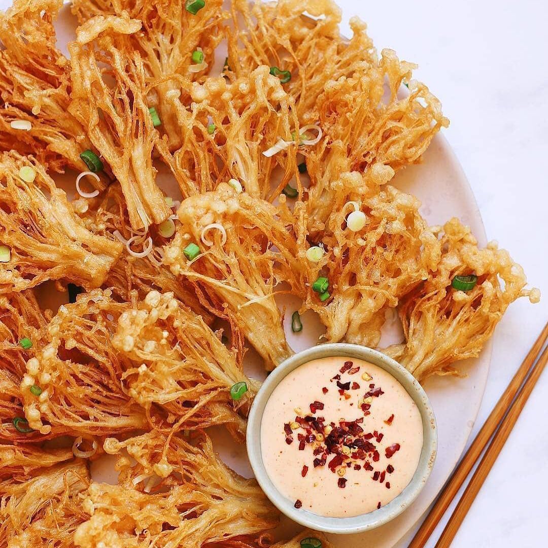 Crispy Enoki Mushrooms with Spicy Mayo