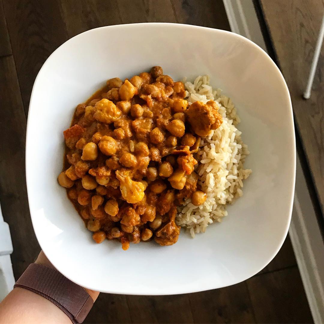 Slow Cooker Cauliflower and Chickpea Curry