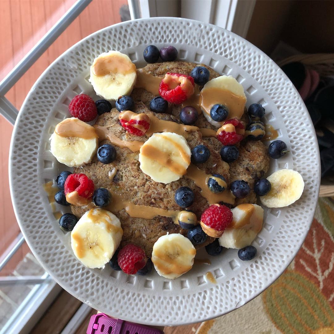 Oatmeal Chocolate Chip Banana Pancakes