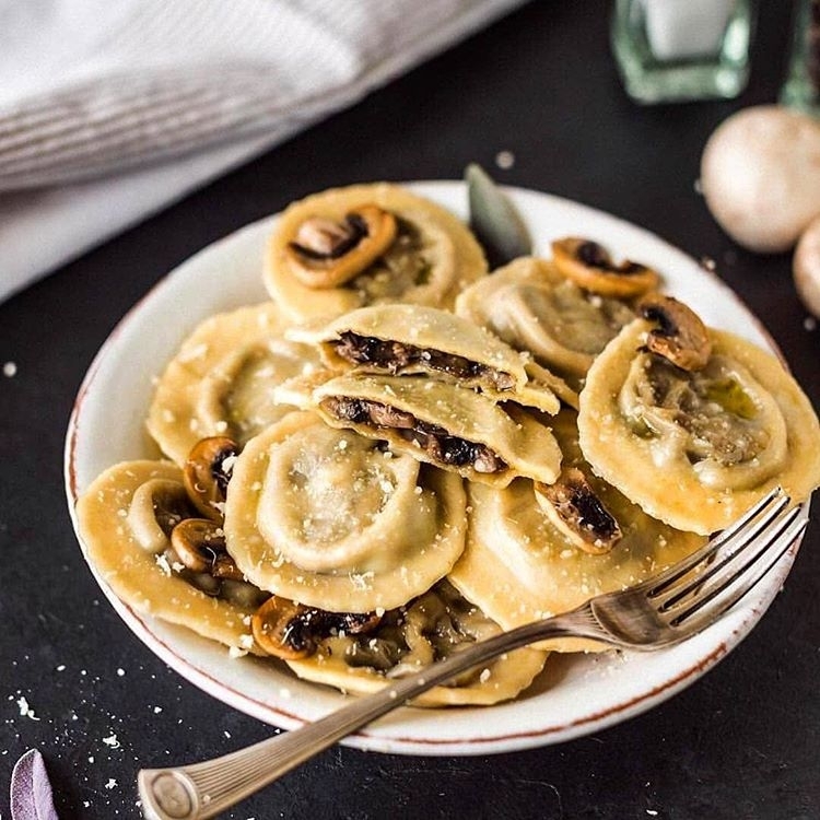 Ravioli W/creamy Mushroom Sauce