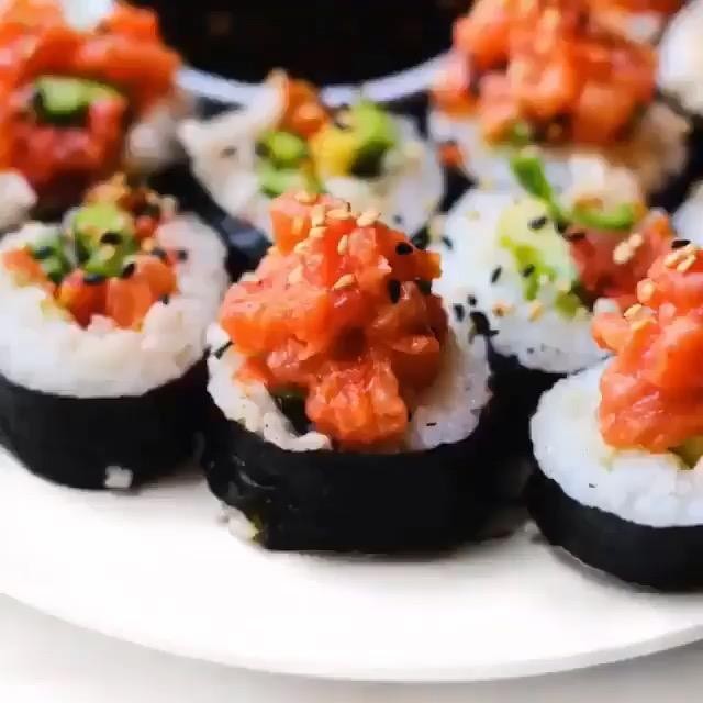 Tomato Spicy “Tuna“ Rolls