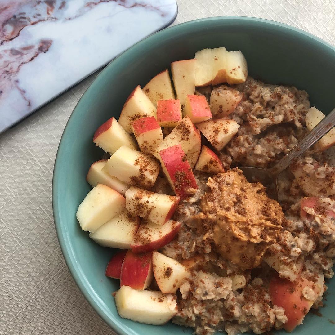 Cinnamon Apple Oats Made on Stove