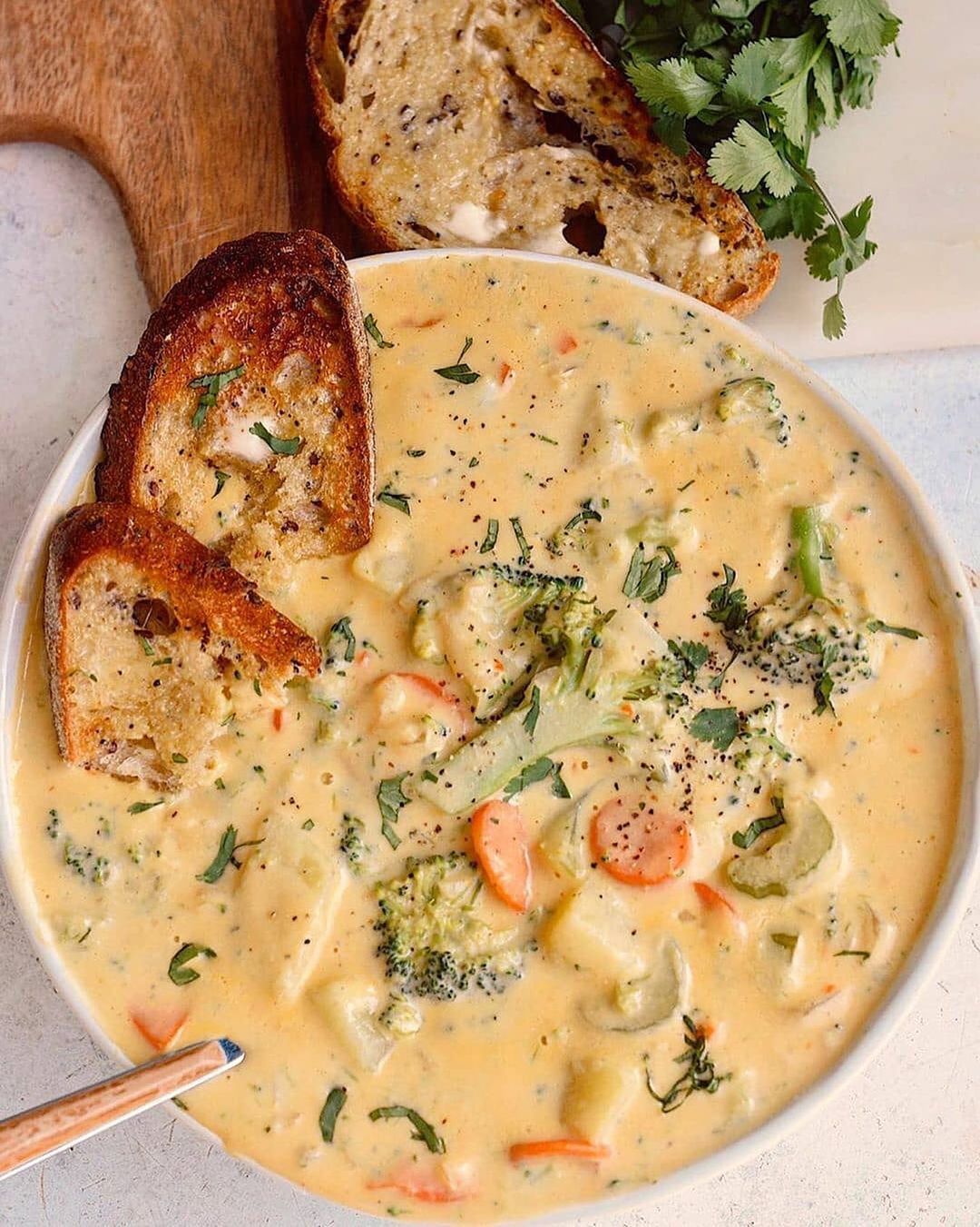 Vegan Broccoli Cheddar Soup