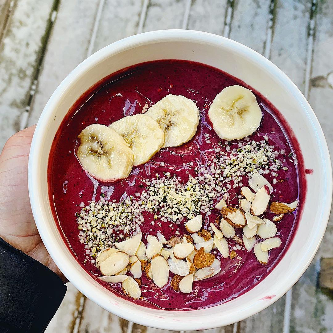 Homemade Vegan Açaí Bowl with Fruits