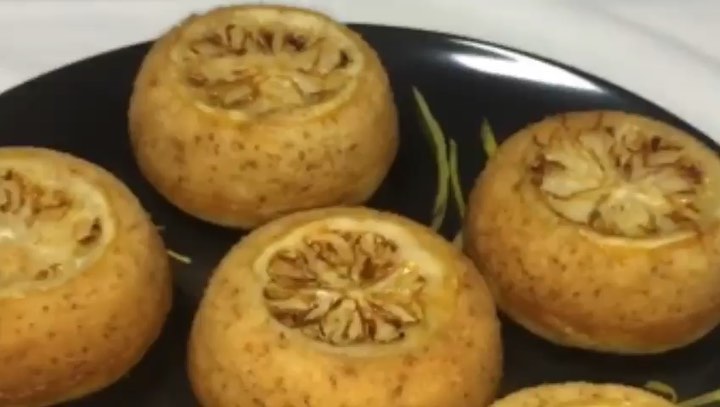 Sansa's Vegan Lemon Cakes