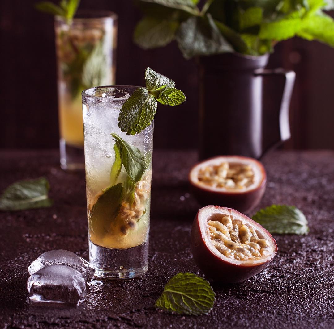 Chilled Passion Fruit Mojito