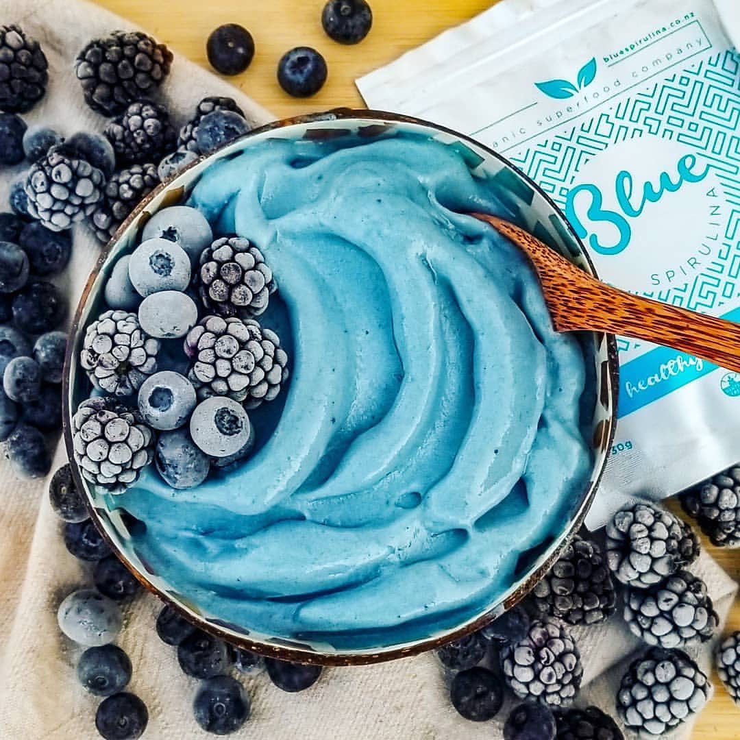 Banana Smoothie Bowl with Plain Plant Kefir and Blue Spirulina Powder