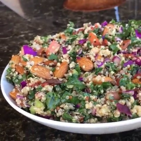 Goji Berry Quinoa Bowl