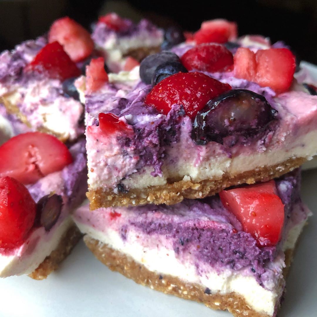 Cheesecake Berry Bars