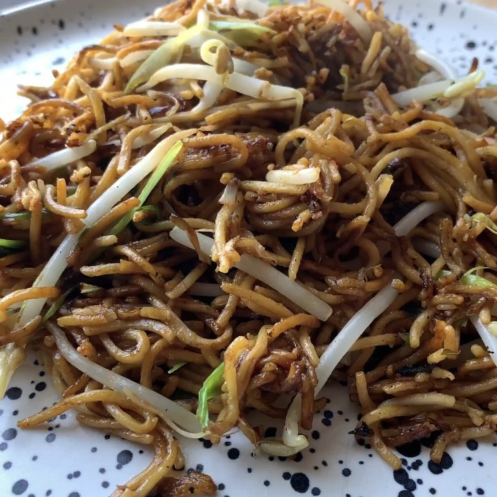 Cantonese Style Crispy Fried Noodles