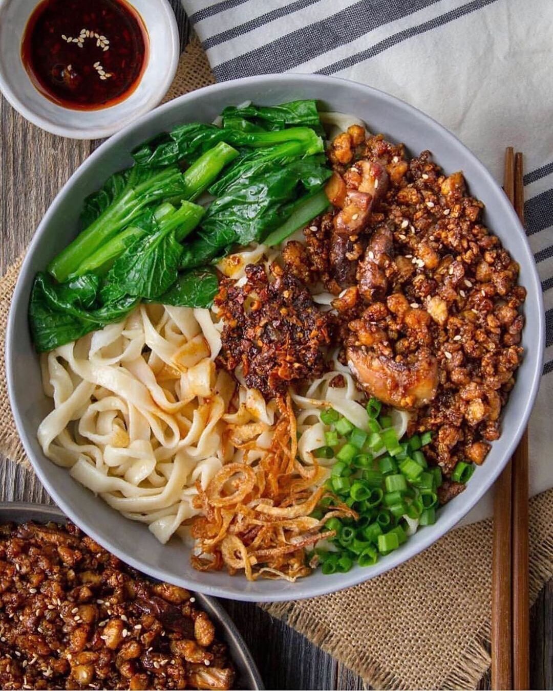 Chili Pan Mee '辣椒板面' with Homemade Noodles & Tofu Crumbles⁣