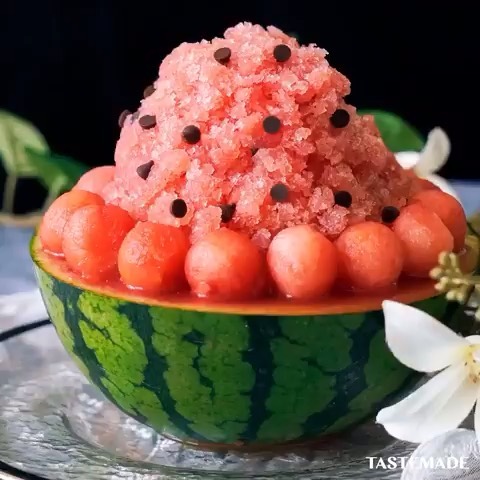 Whole Watermelon Shaved Ice Dark Chocolate⁠