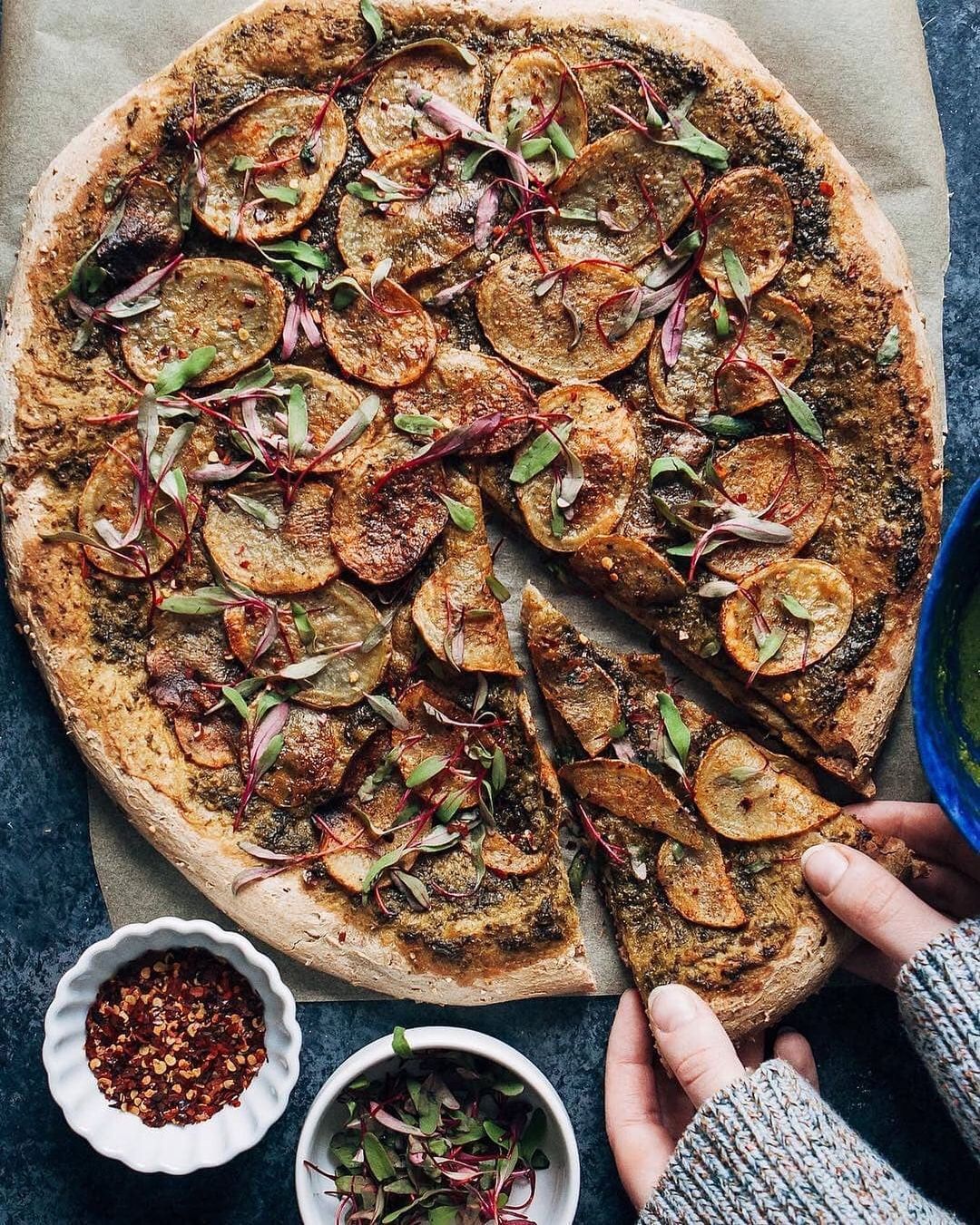 Vegan Pesto Pizza