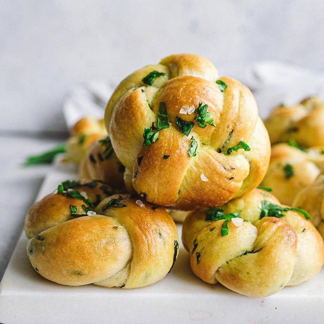 Soft Wild Garlic Knots