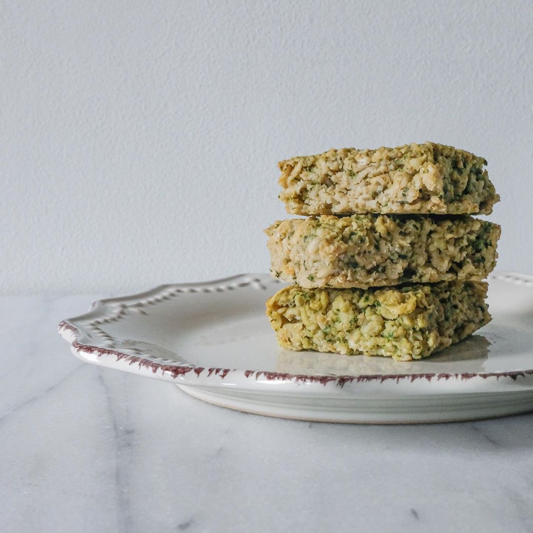 Spinach and Apple Oat Bars