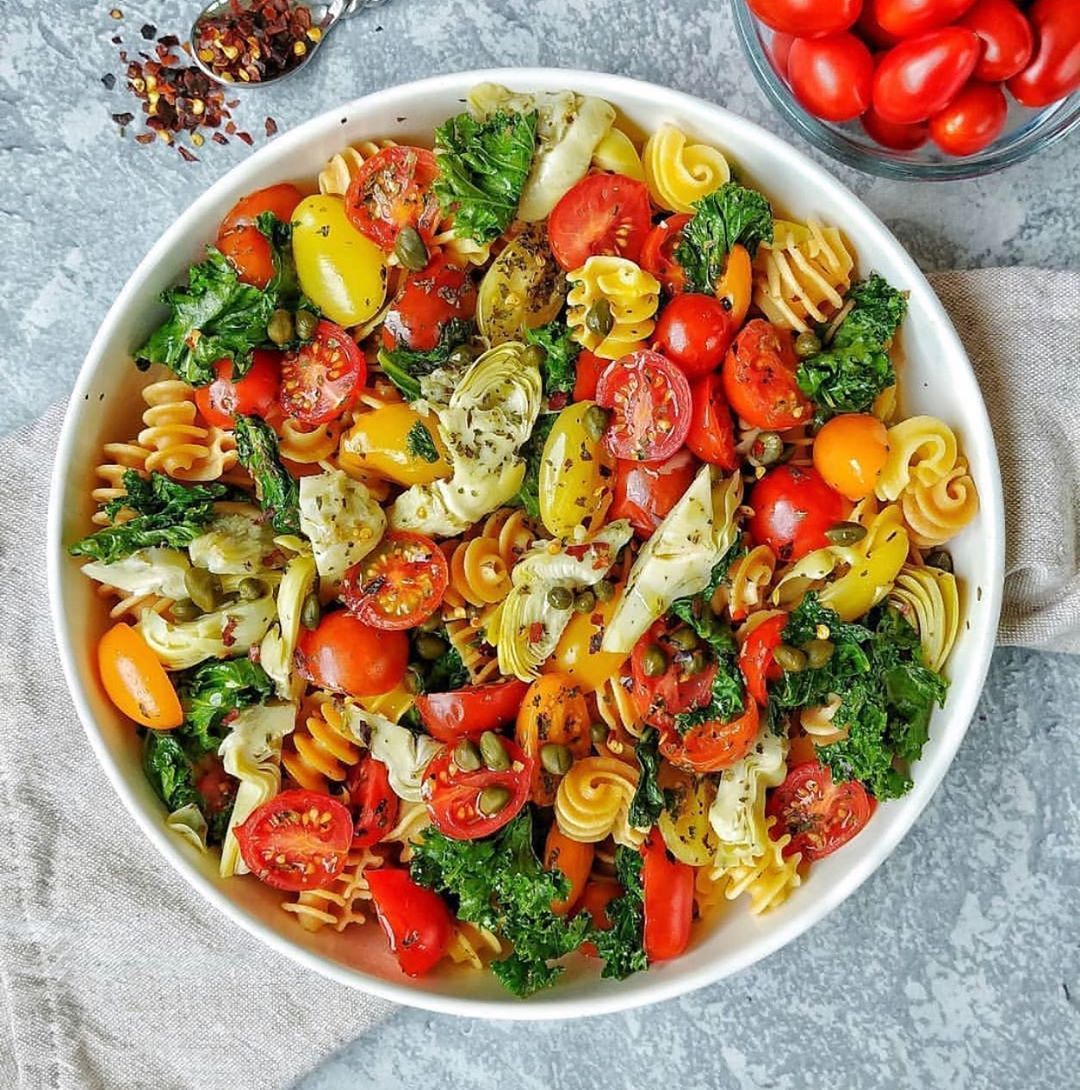 ​Pasta Cherry Tomatoes, Kale & Artichokes in a White Wine Caper Sauce