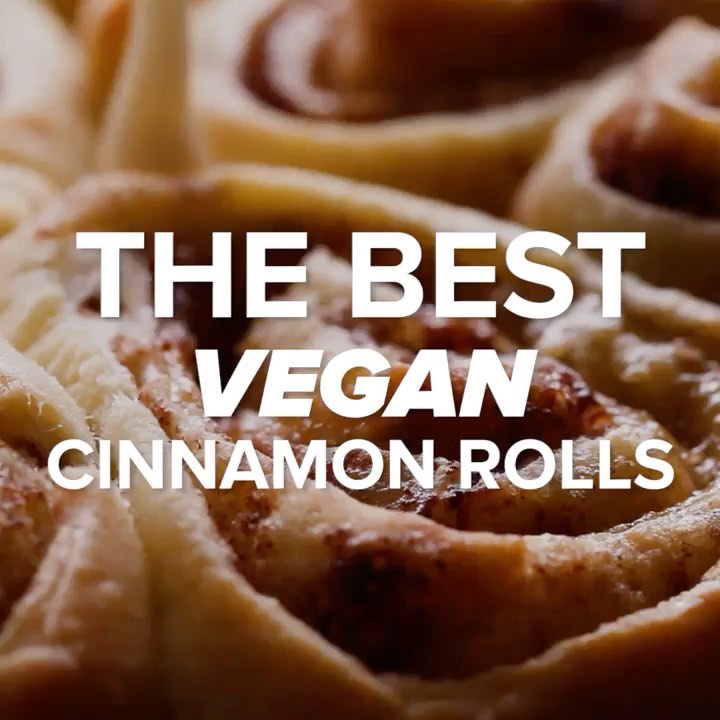 The Best Ever Vegan Cinnamon Rolls⁣⁣⁣⁣