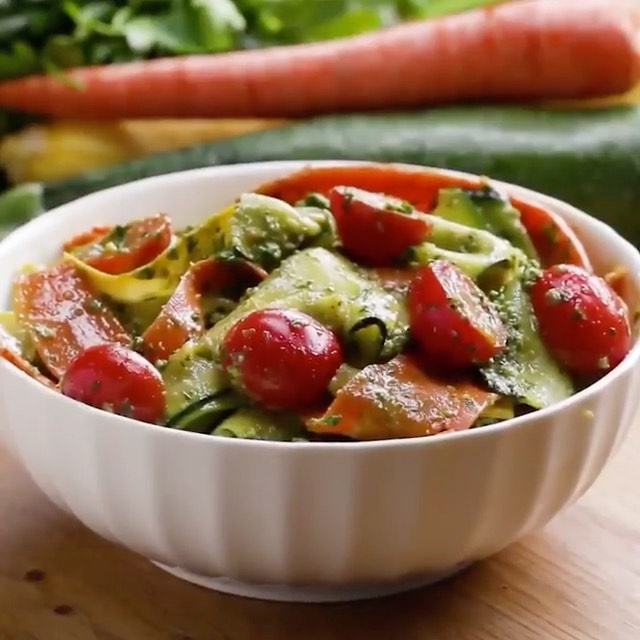 Pesto Ribbon Salad⁣⁣⁣