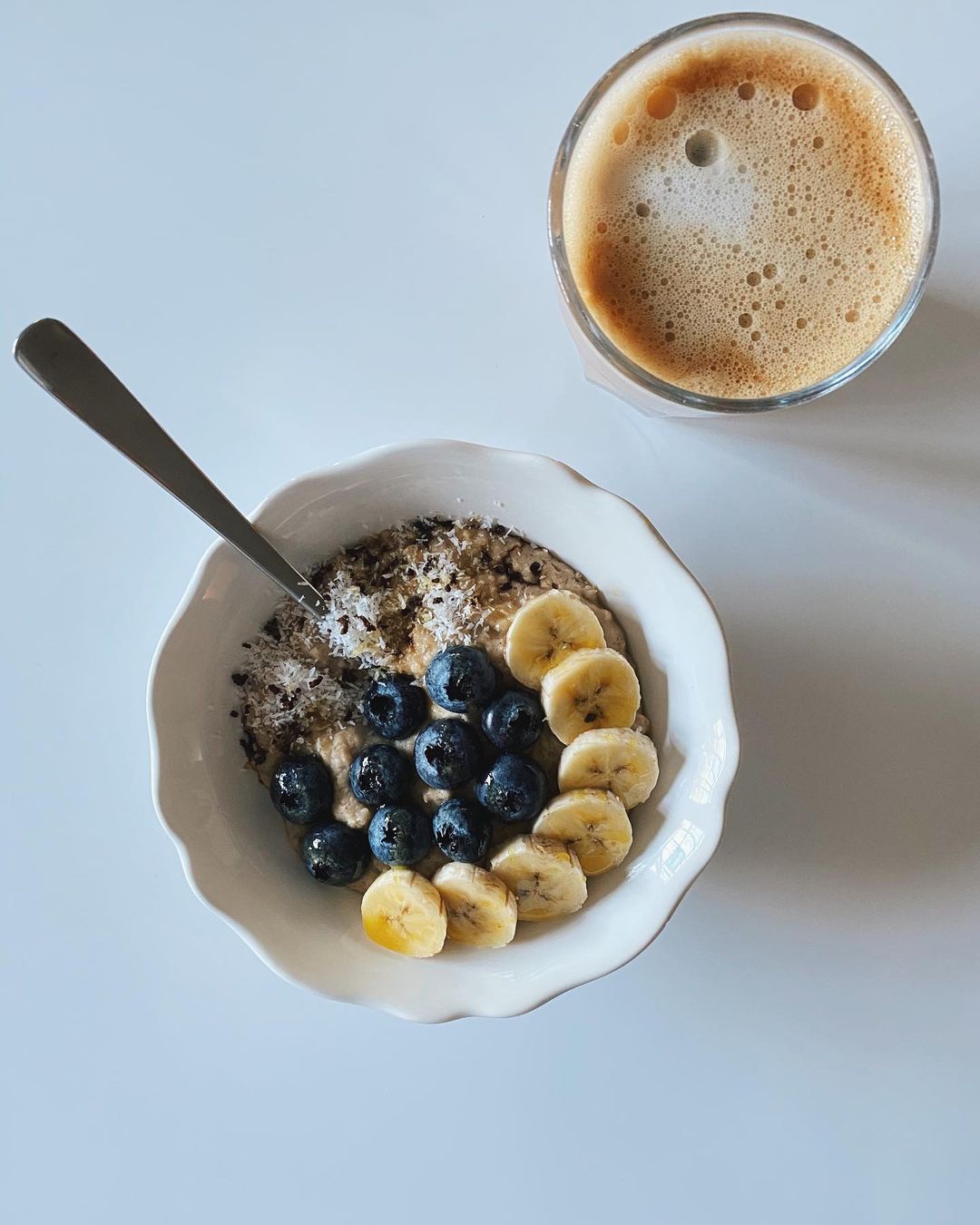 Quick Creamy Oatmeal with Nutritious Toppings