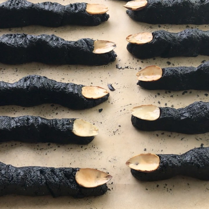 Detox Witch’s Fingers W/ Activated Charcoal